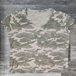 Universal Thread Camo V-Neck Tee